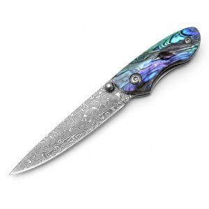 Baobei es un gran Damasco con un pequeño cuchillo plegable